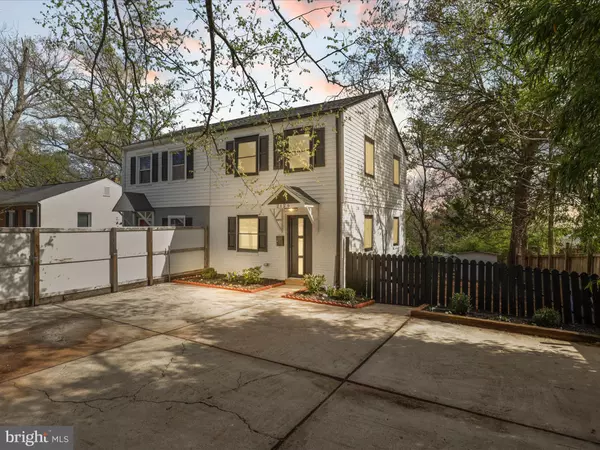 2126 HUNTINGTON AVE, Alexandria, VA 22303
