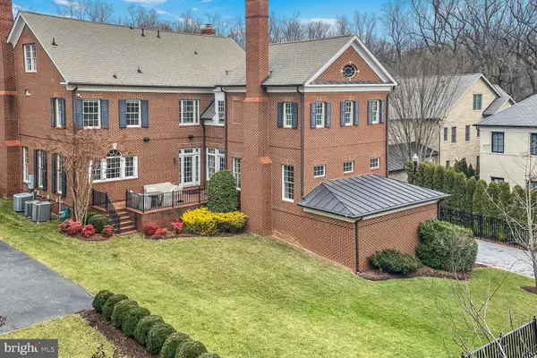 Washington, DC 20007,1935 FOXVIEW CIR NW