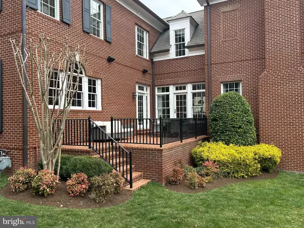 Washington, DC 20007,1935 FOXVIEW CIR NW