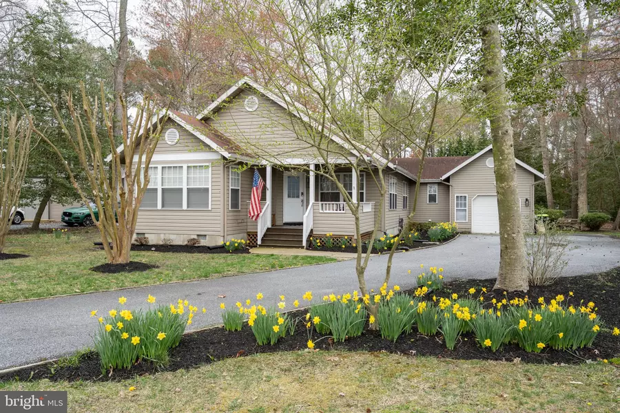 14 WOODS CIR, Ocean View, DE 19970