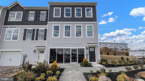 1121 MEADOWLARK DRIVE, Fogelsville, PA 18051