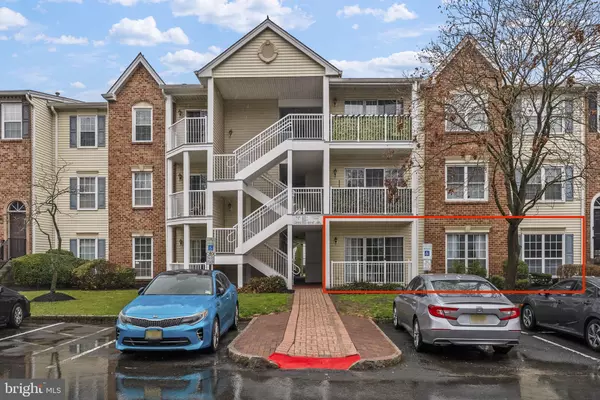 38 CHEVERNY CT Hamilton, NJ 08619