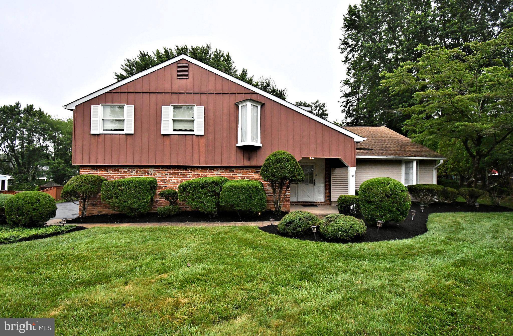 Holland, PA 18966,40 BROOKSIDE DR