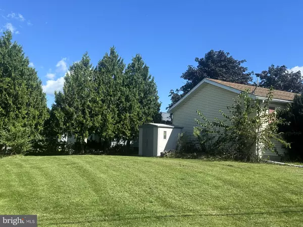 New Oxford, PA 17350,75 FAWN AVE