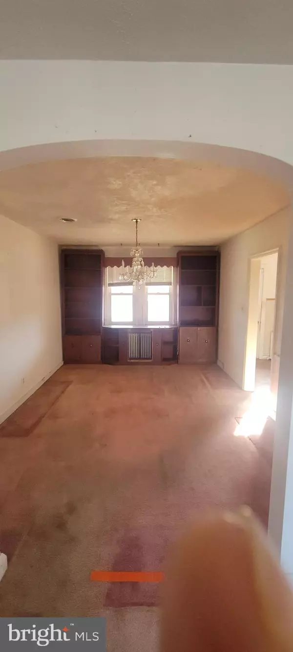 Baltimore, MD 21212,715 RADNOR AVE