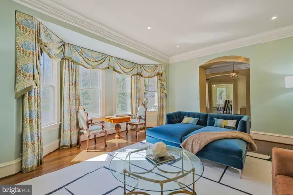 Alexandria, VA 22308,833 HERBERT SPRINGS RD