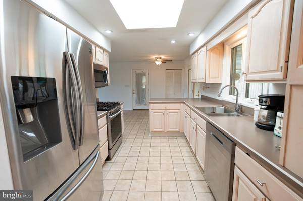 Camp Hill, PA 17011,4 GRINNEL DR