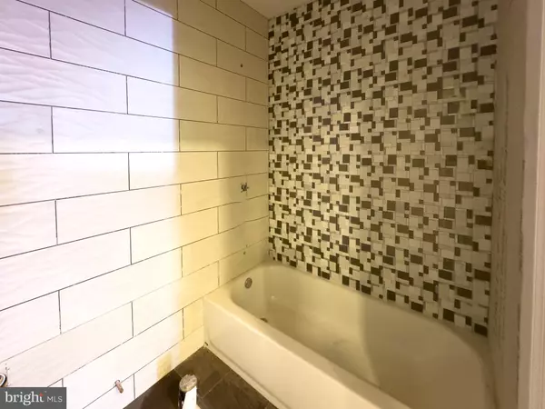 Philadelphia, PA 19121,2812 W SUSQUEHANNA AVE