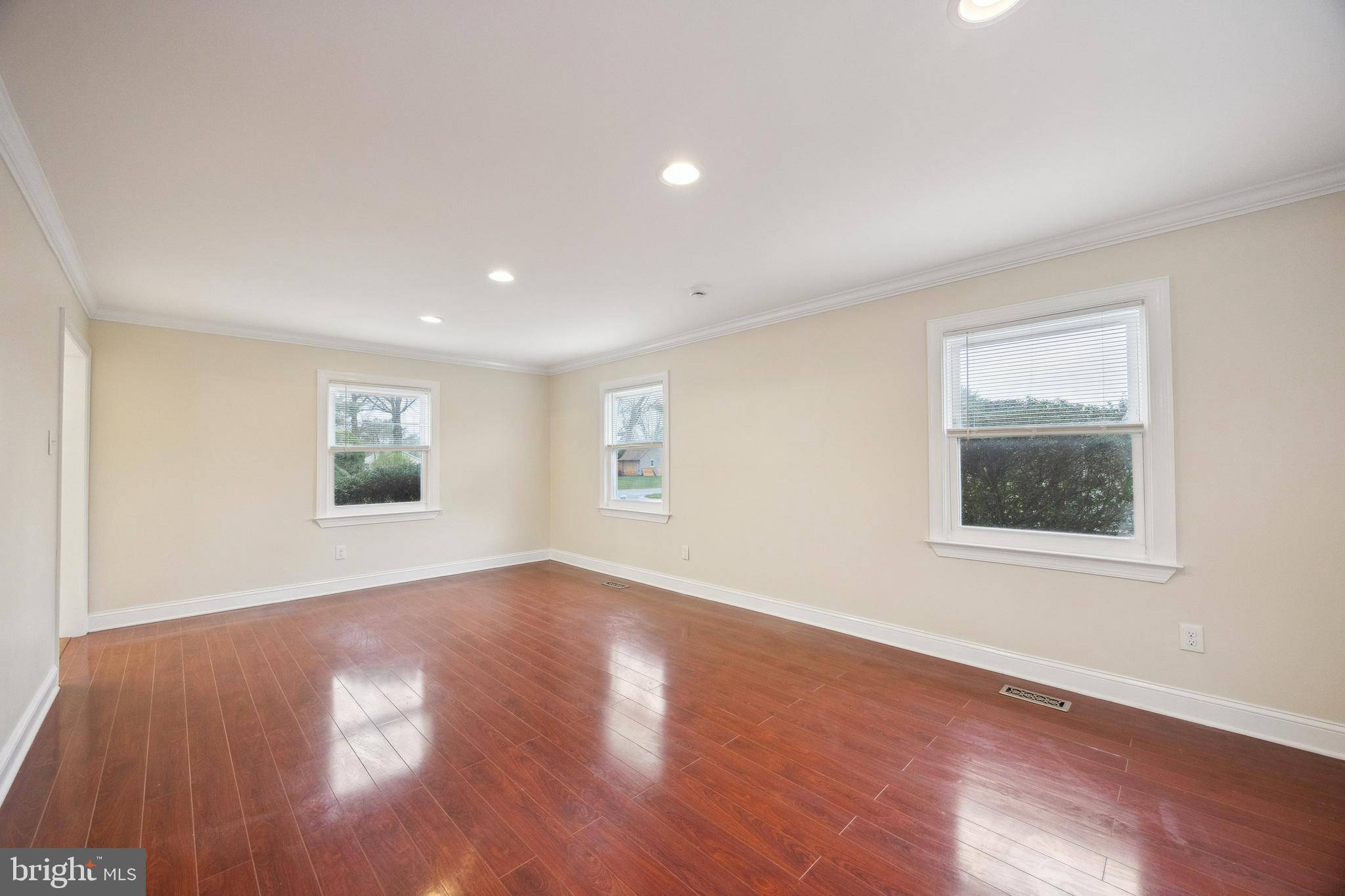Willingboro, NJ 08046,25 THORNHILL LN