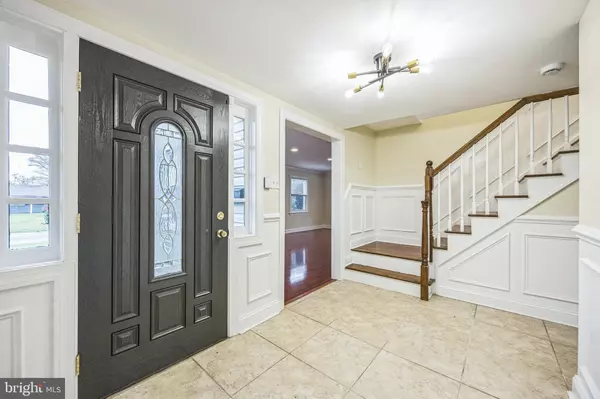 Willingboro, NJ 08046,25 THORNHILL LN