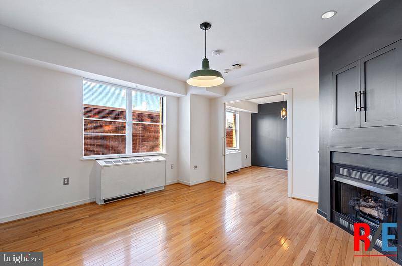 Alexandria, VA 22314,815 KING ST #5E