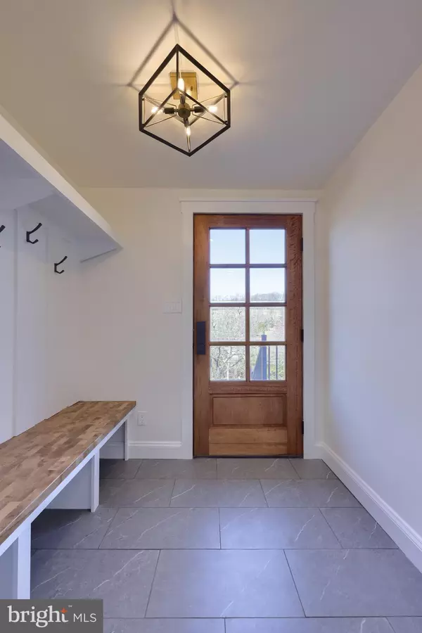 Mohnton, PA 19540,3584 NEW HOLLAND RD