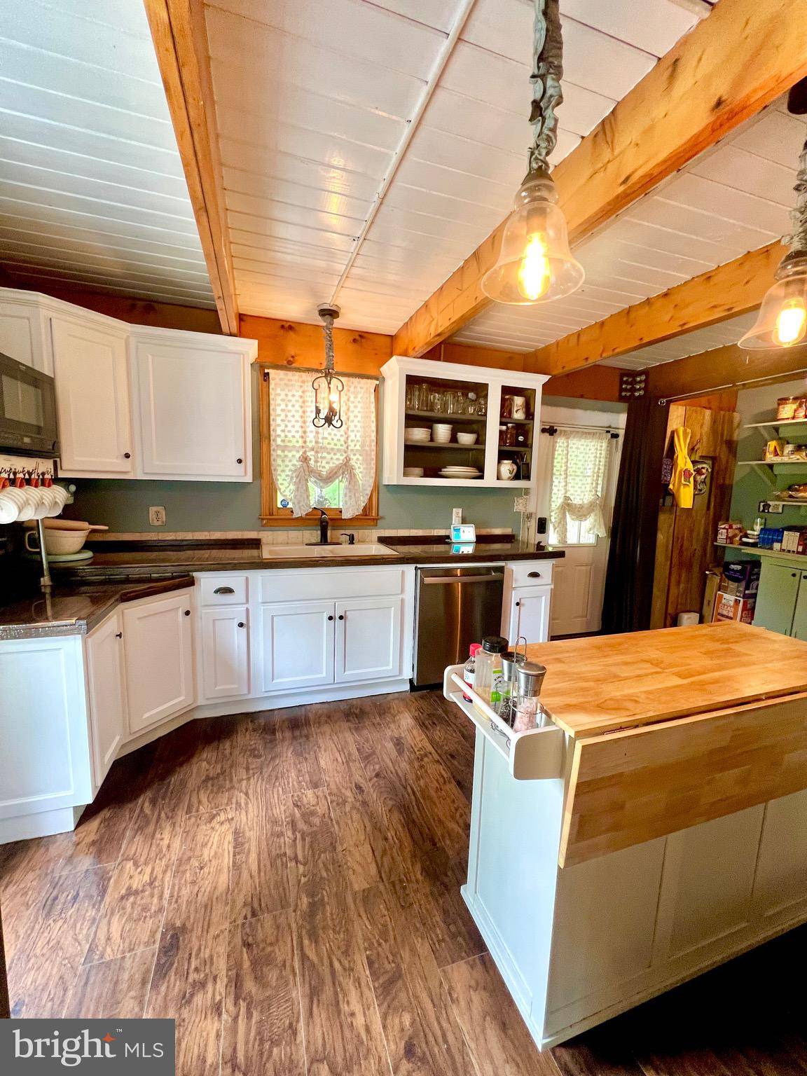 Bristol, VA 24202,4195 WALKER MOUNTAIN RD