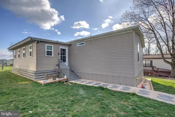 Ephrata, PA 17522,977 RETTEW MILL RD #65