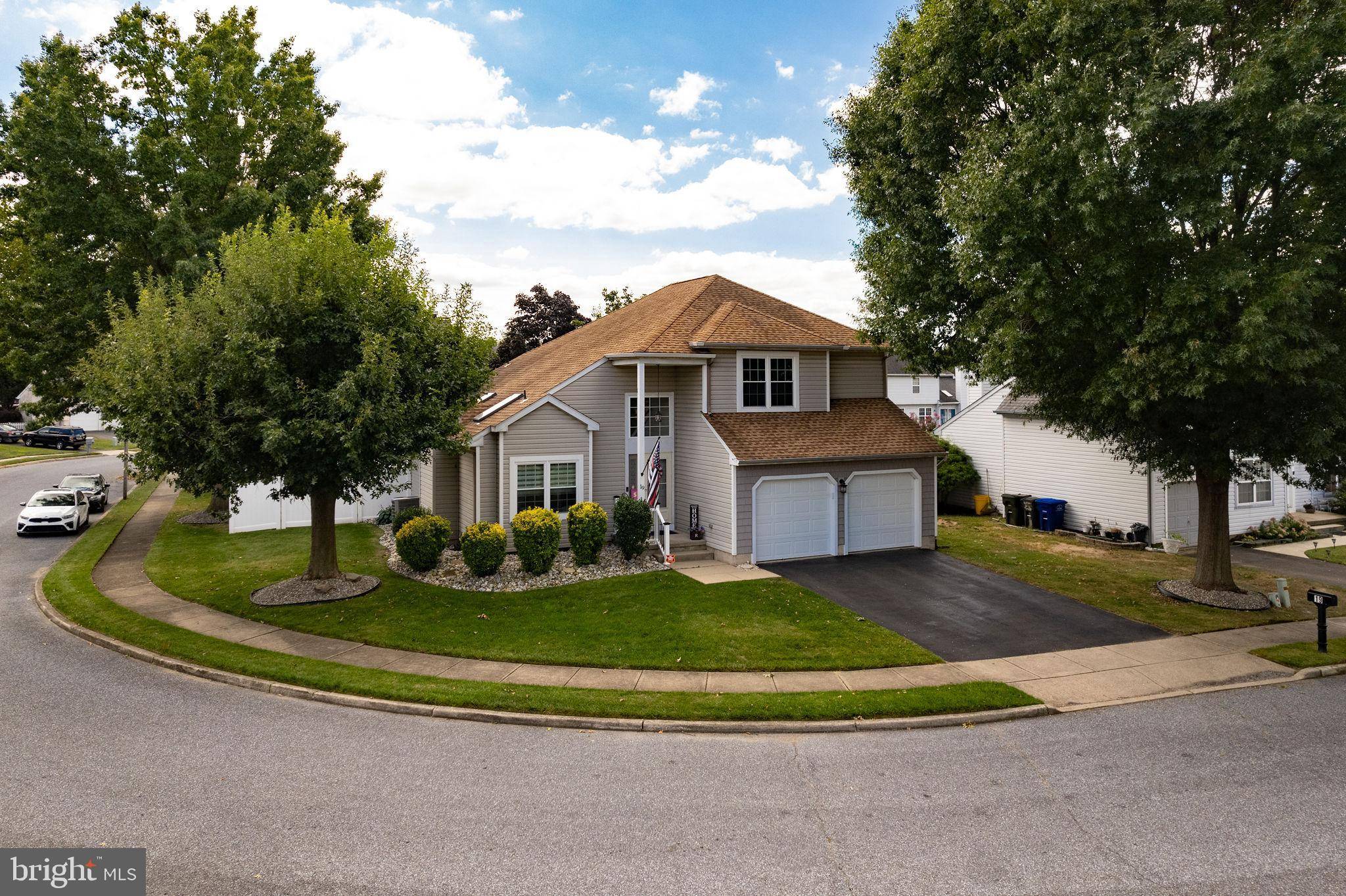 19 LONDON RD, Burlington, NJ 08016