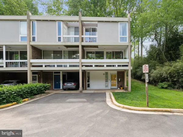 Reston, VA 20190,11599 MAPLE RIDGE RD