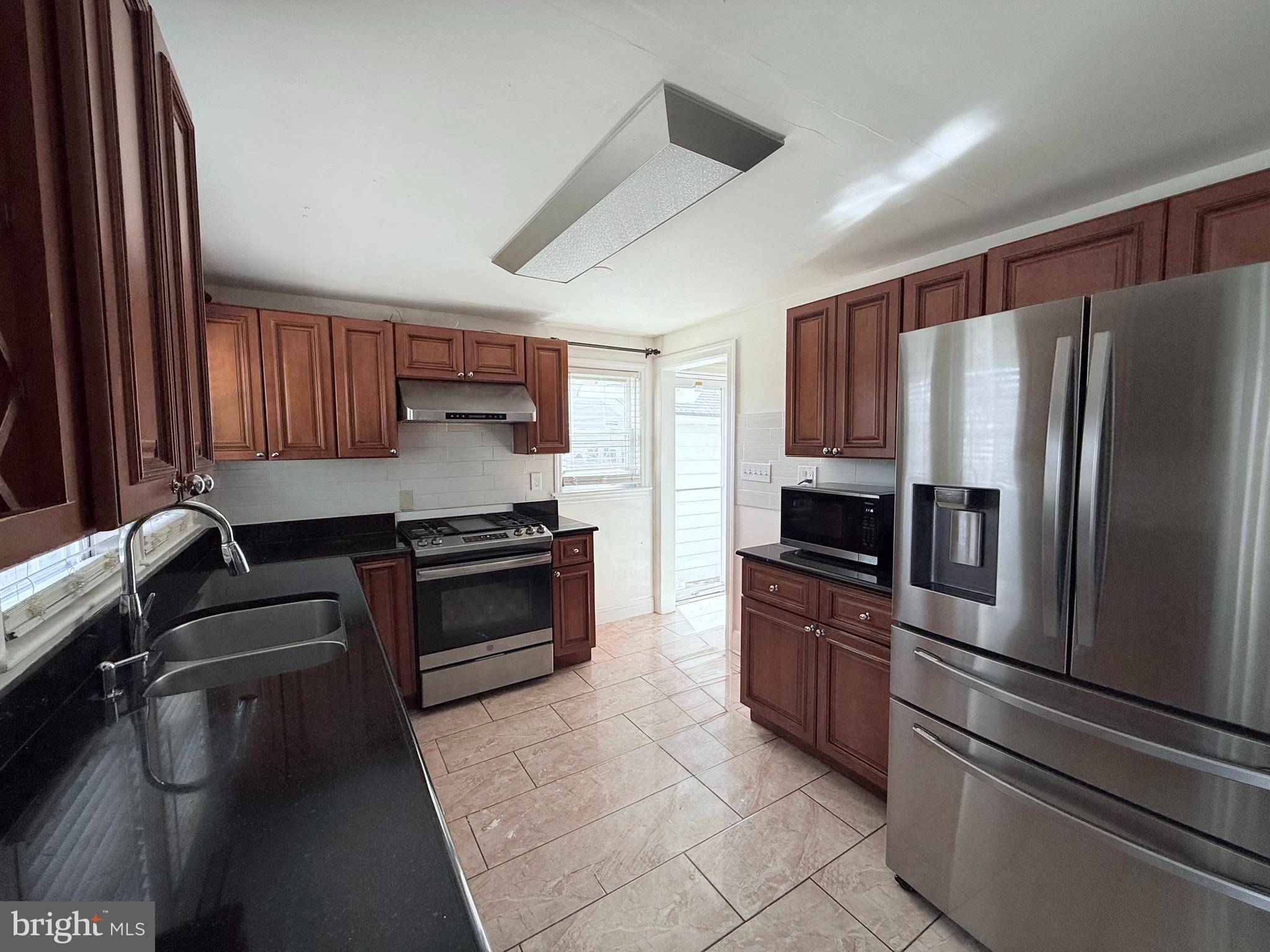 Hamilton, NJ 08610,56 HUNTER AVE