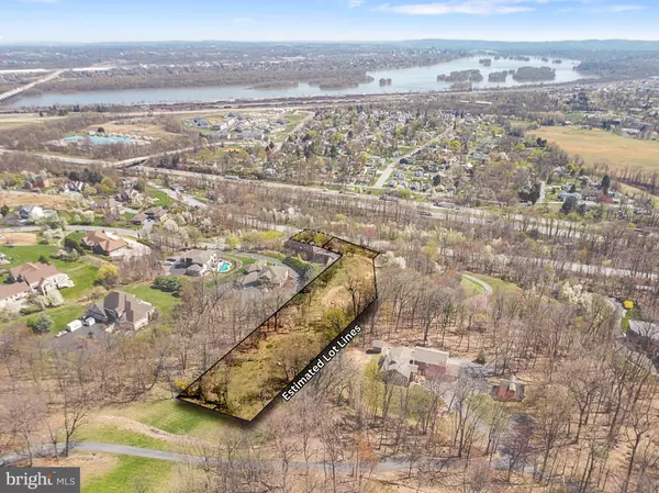 Enola, PA 17025,542 HALYARD WAY