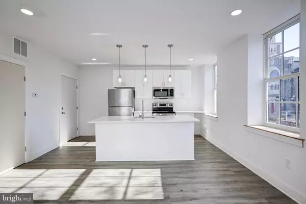 211 E UNION ST #3, Burlington, NJ 08016