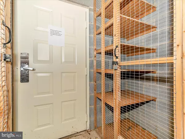 Walkersville, MD 21793,400 CHAPEL CT #104