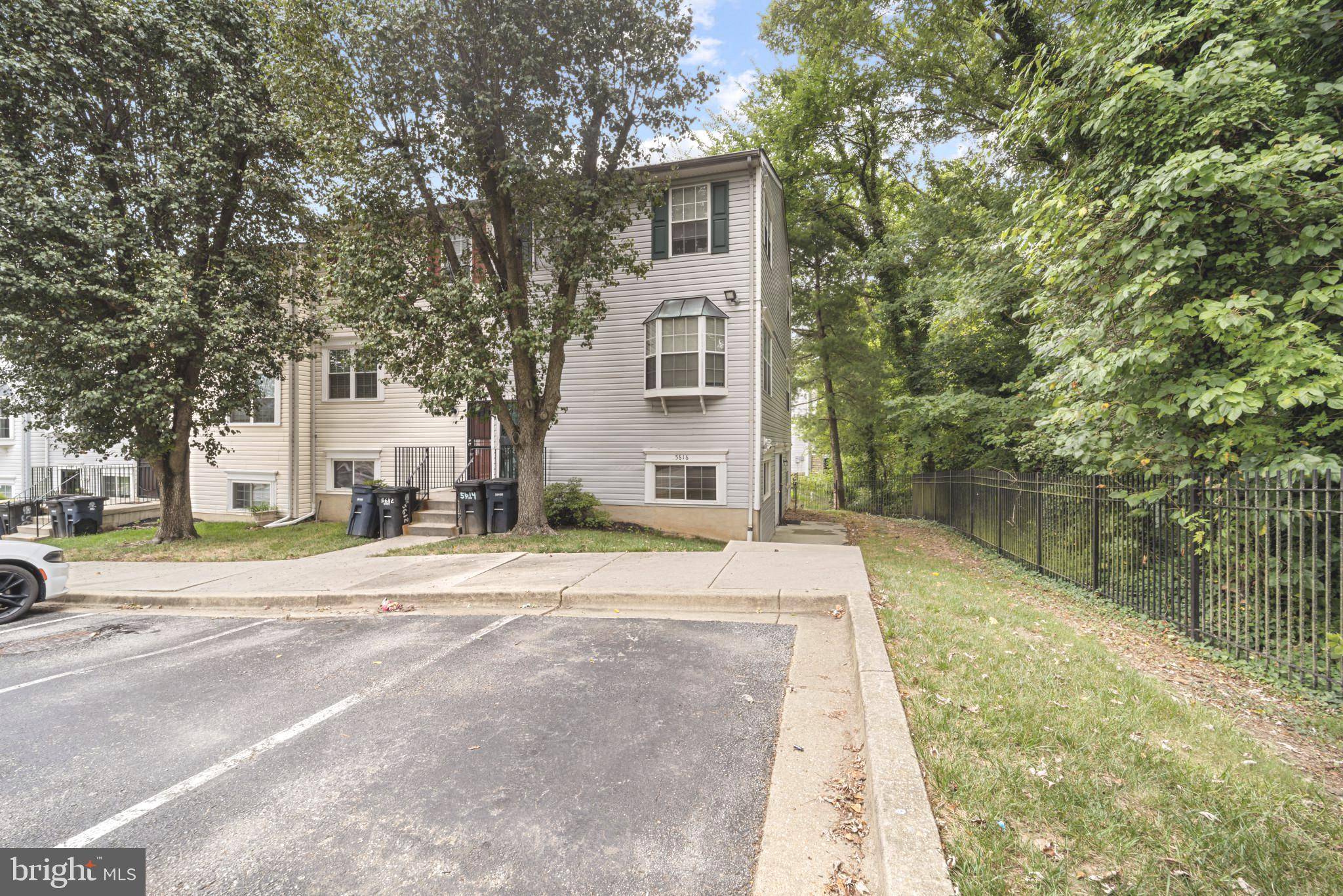 Capitol Heights, MD 20743,5616 LARSON CT #21