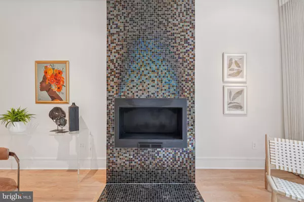 Washington, DC 20003,520 1/2 13TH ST SE #B