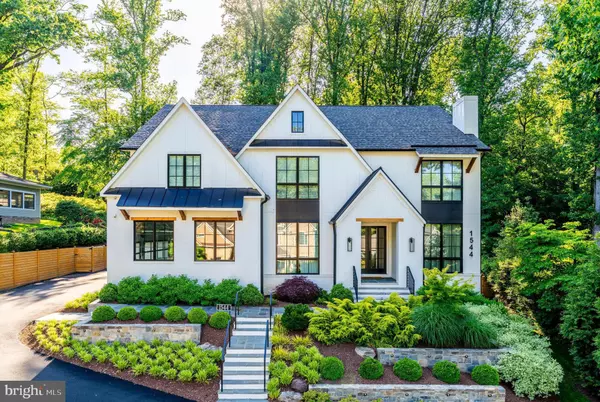 1544 FOREST VILLA LN, Mclean, VA 22101