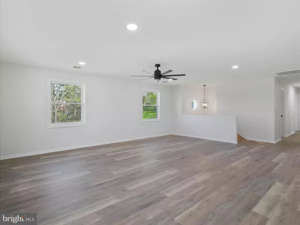 Charles Town, WV 25414,104 CARRELL LN