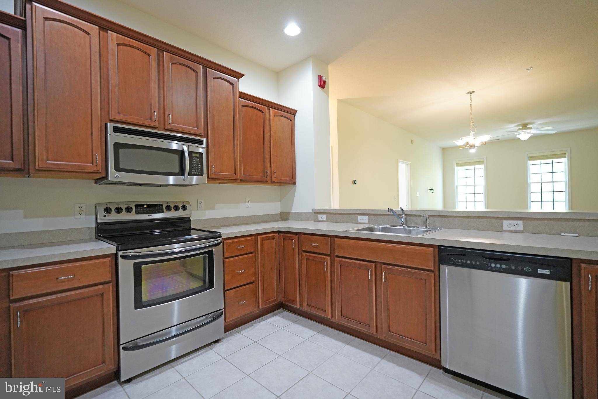Lewes, DE 19958,17400 N VILLAGE MAIN BLVD #14