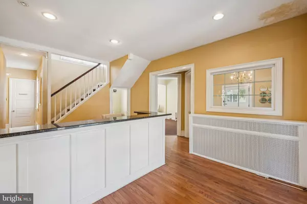 Moorestown, NJ 08057,202 W MAIN ST