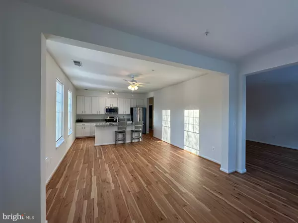 Gaithersburg, MD 20878,201 HIGH GABLES DR #202