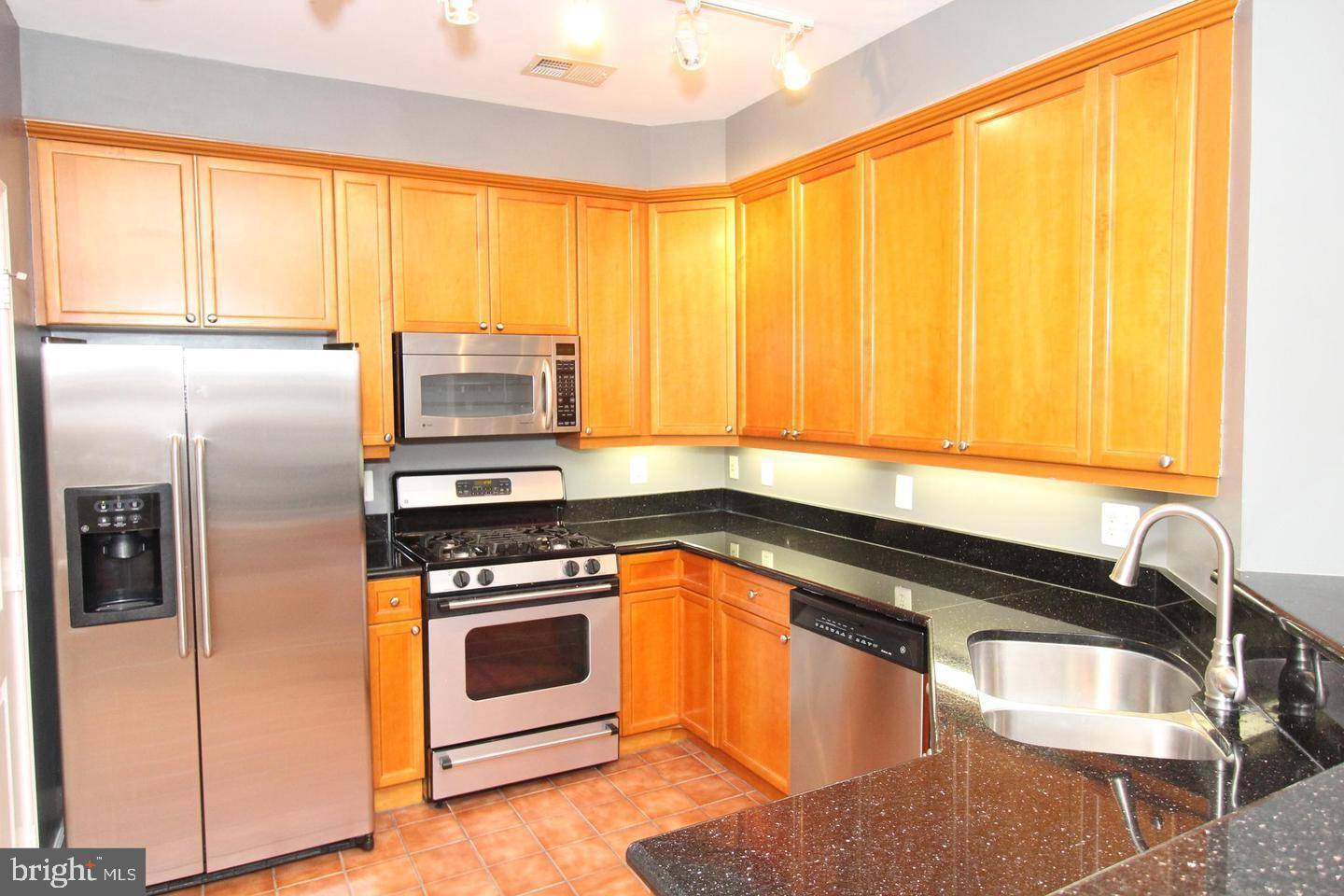 Woodbridge, VA 22191,500 BELMONT BAY DR #411