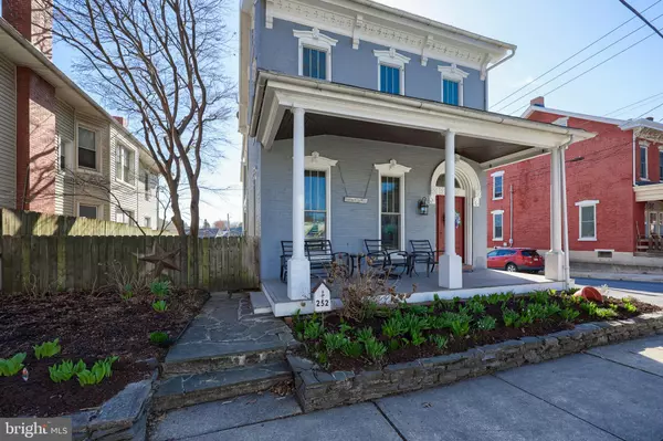 Ephrata, PA 17522,252 W MAIN ST