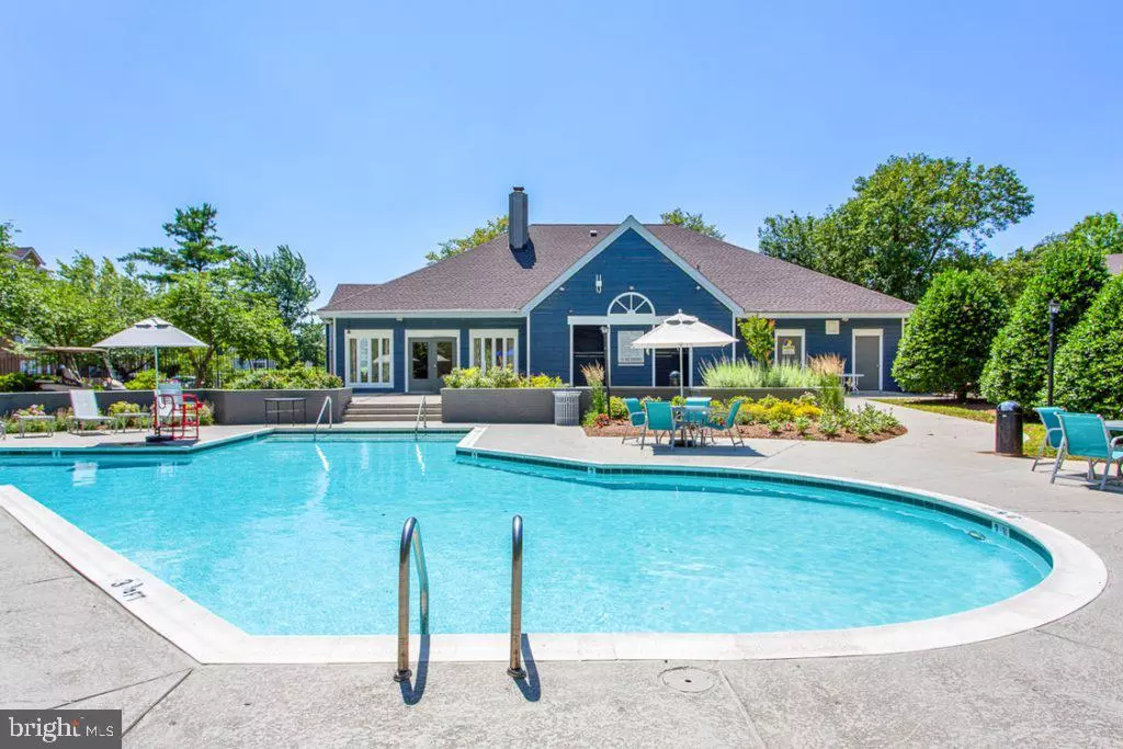 Largo, MD 20774,150 STEEPLE CHASE WAY #1BED1BATH