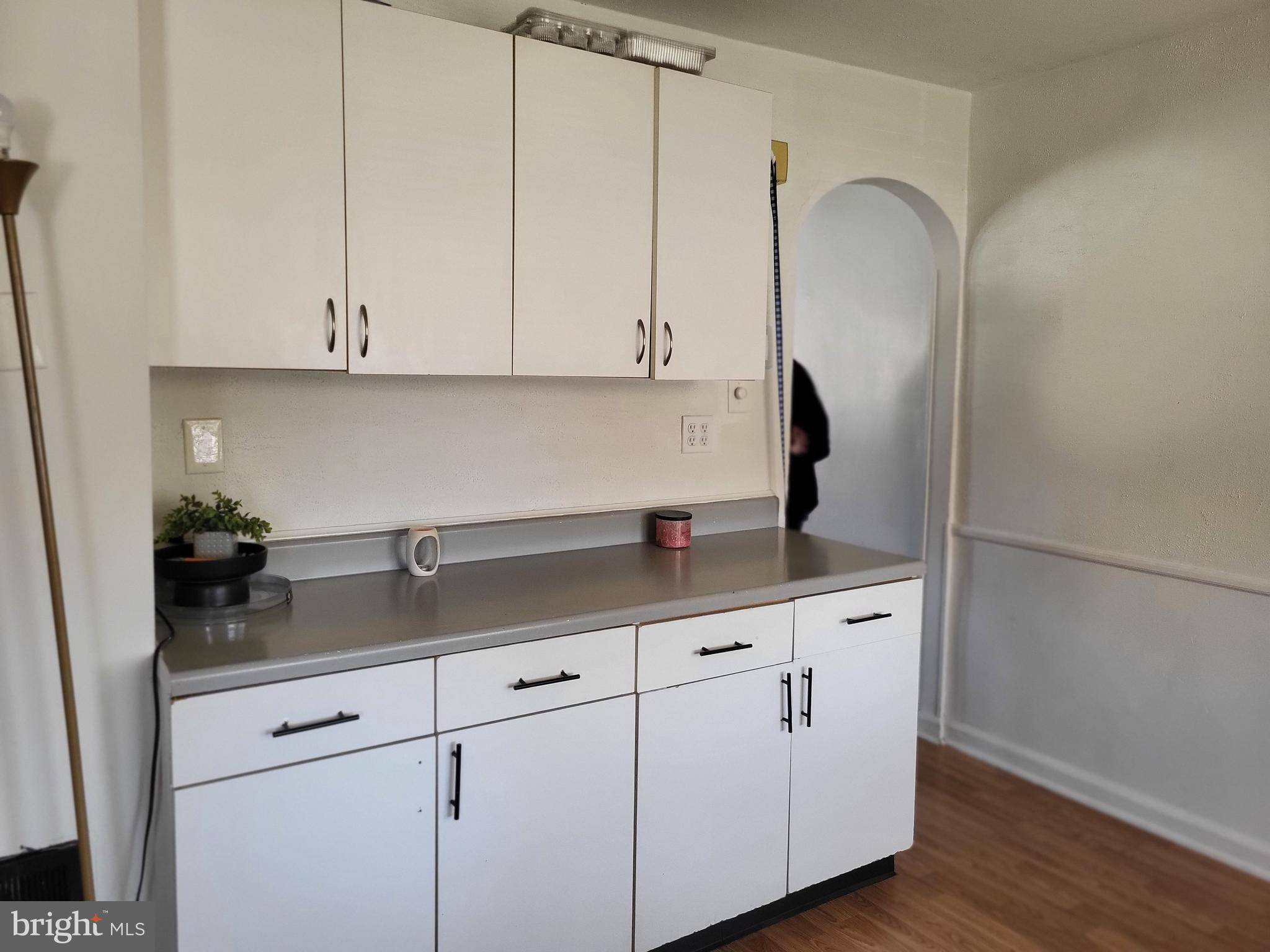 Elsmere, DE 19805,906 KIRKWOOD HWY