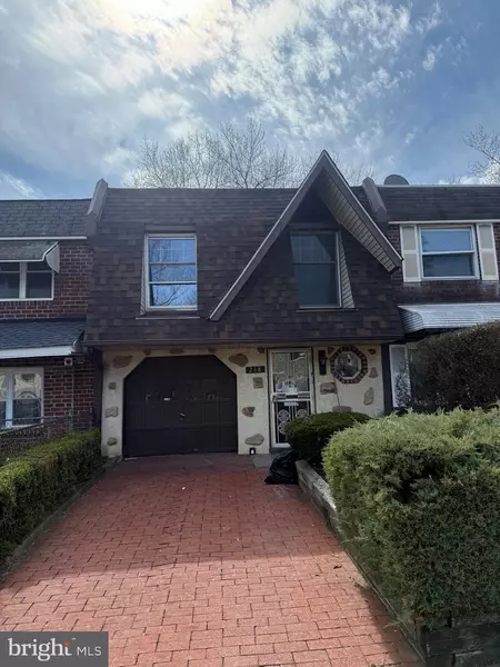218 GLEN COVE RD, Darby, PA 19023