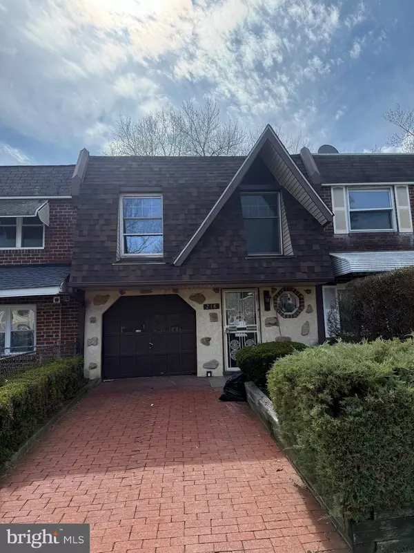 218 GLEN COVE RD, Darby, PA 19023