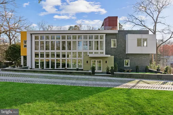 Mclean, VA 22101,6304 OLD DOMINION DR