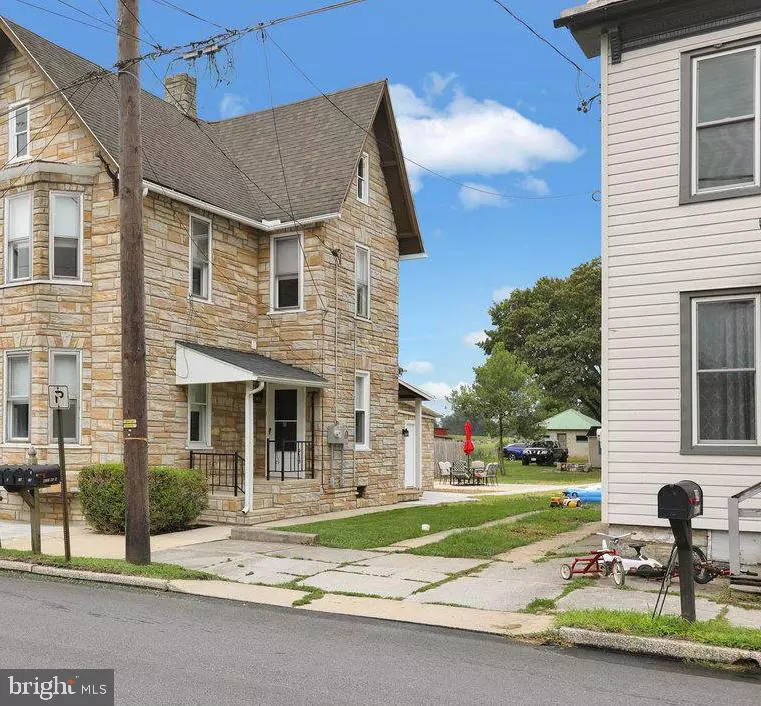 Newmanstown, PA 17073,21 W MAIN ST