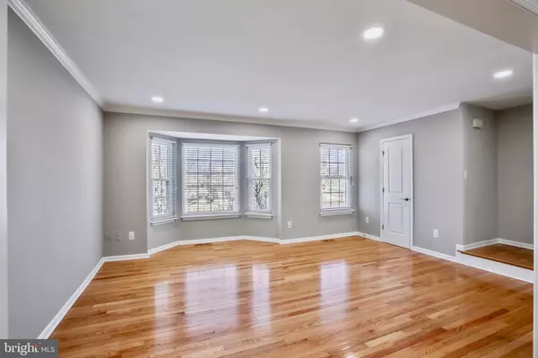 Centreville, VA 20120,13905 BARNSLEY PL