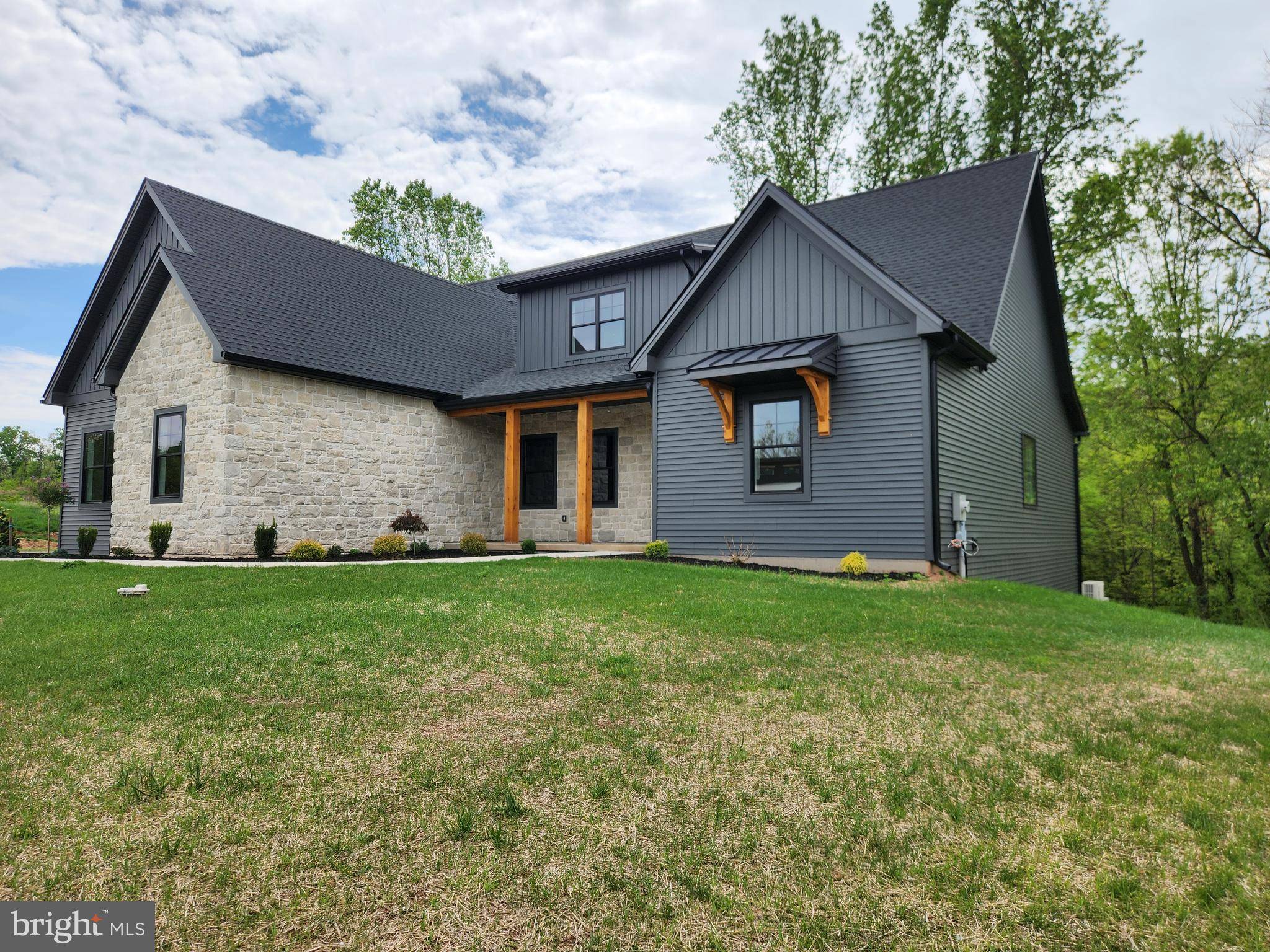 Lewisberry, PA 17339,413 WILLOW OAK DR