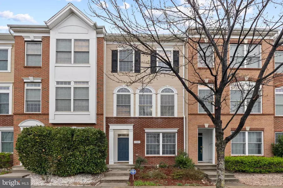 25023 RIDING CENTER DR, Chantilly, VA 20152