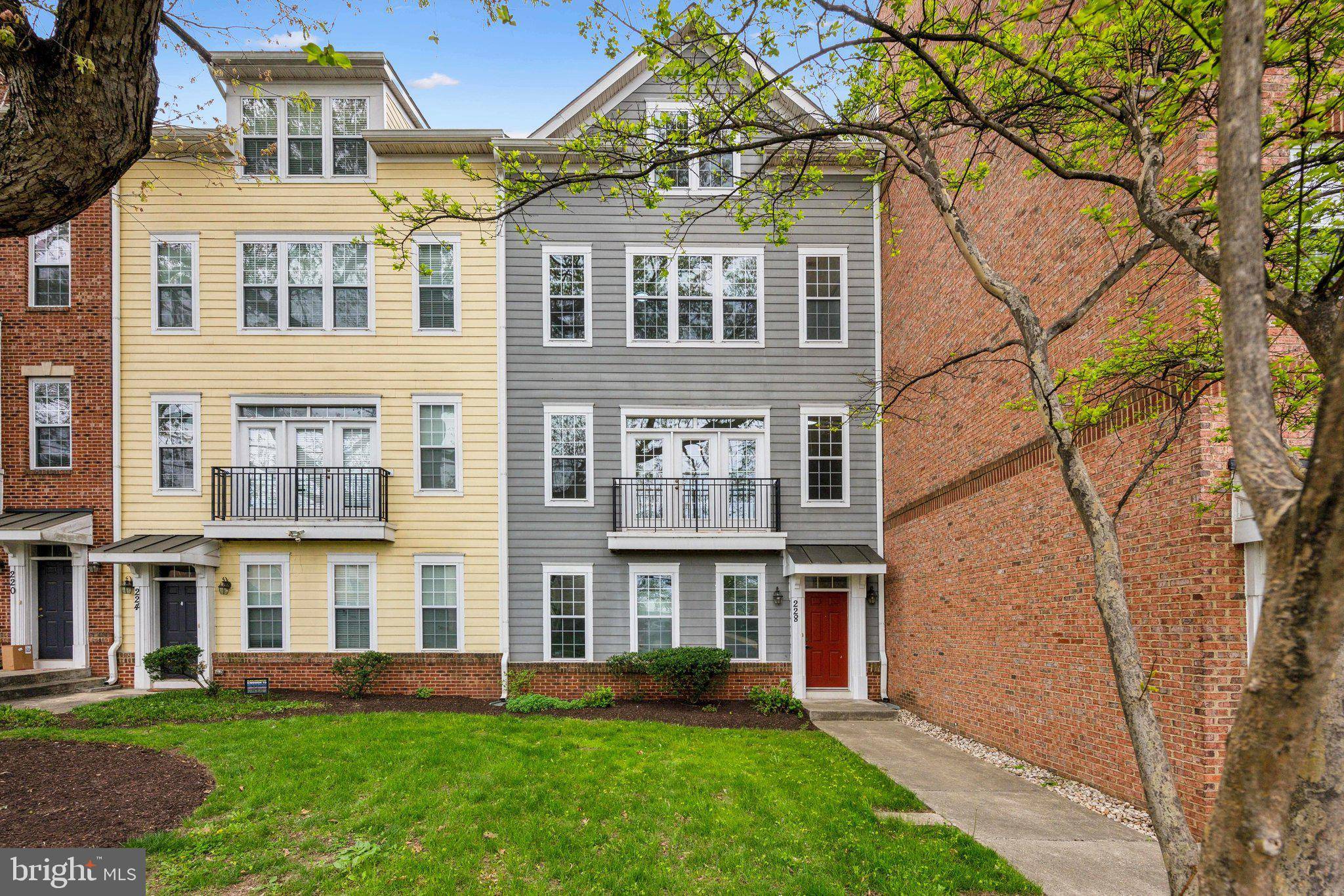 Gaithersburg, MD 20877,228 N SUMMIT AVE #27-228