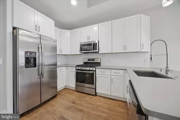 Philadelphia, PA 19125,963 SHACKAMAXON ST #4