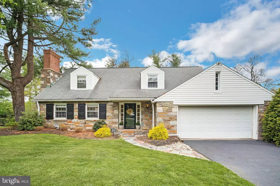 1032 LINDSAY LN, Jenkintown, PA 19046