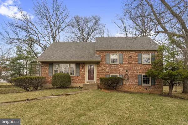12 CLOVER LN, Malvern, PA 19355