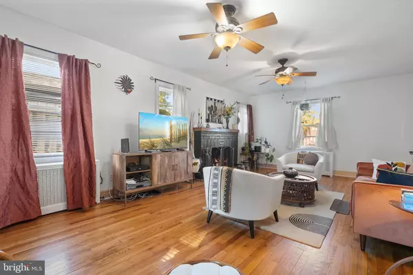 Washington, DC 20020,2211 32ND PL SE