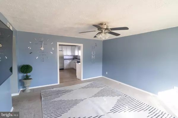 Maple Shade, NJ 08052,444 N FORKLANDING RD