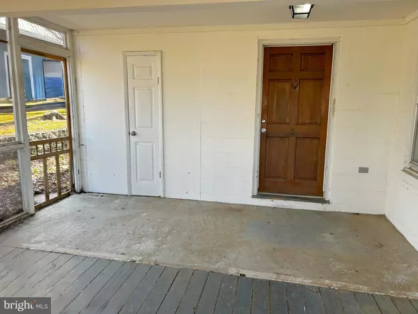 Louisa, VA 23093,1843 S LAKESHORE DR