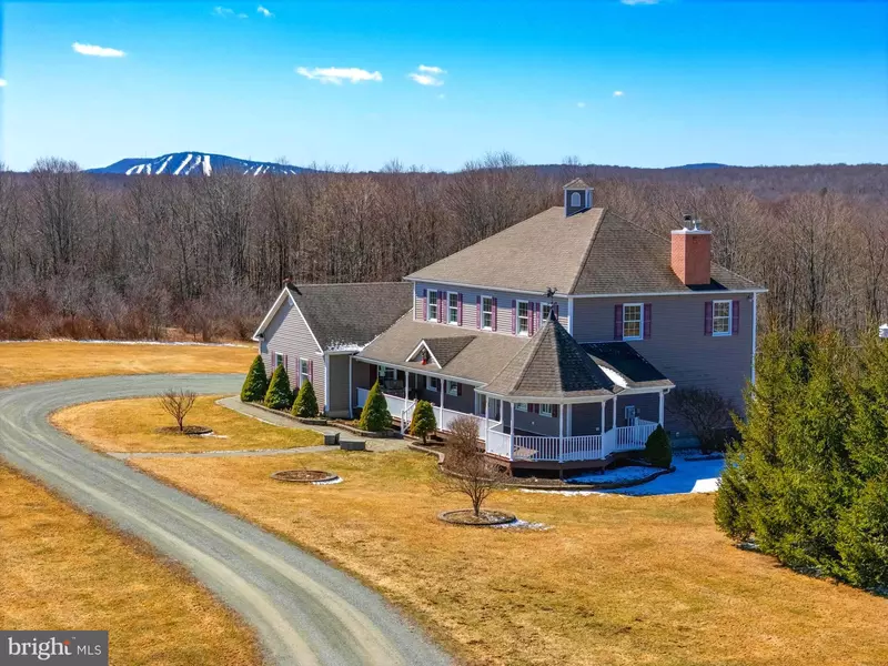 1405 BALL POND RD, Thompson, PA 18465